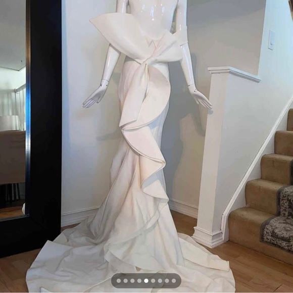 MNM couture dress size 8, used for a party. - Picture 3 of 4